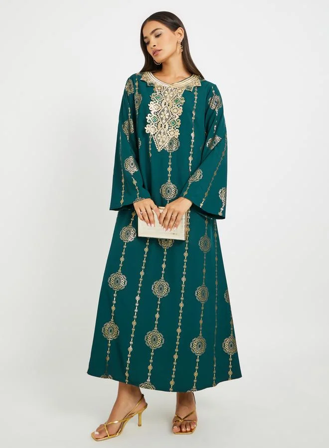 تايك تو جلابية طويلة بأكمام مطبوعة ودانتيل