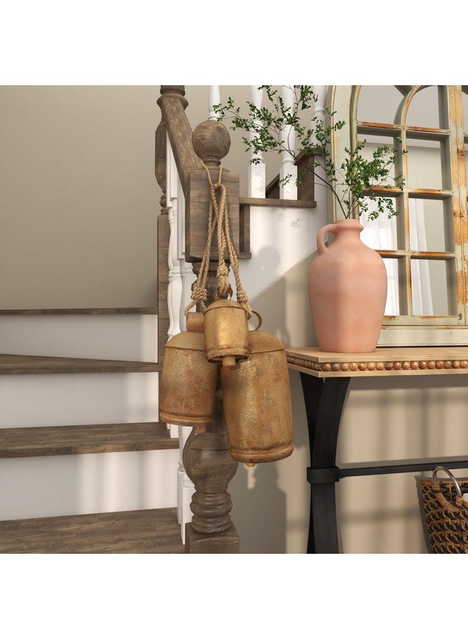 ديكو 79 أجراس بقرة معدنية مزخرفة من ديكو 79 مستوحاة من التبت مع حبل معلق من الجوت، مجموعة من 3 قطع، 10 بوصات، 8 بوصات، 6 بوصات، ذهبي - Image 5