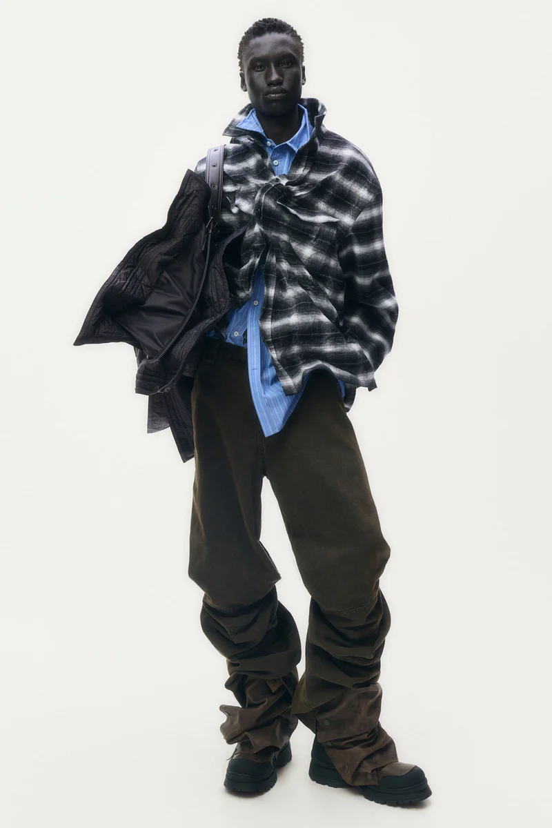 اتش اند ام جاكيت خفيف من الفلانيل المغطى بطبقة معدنية