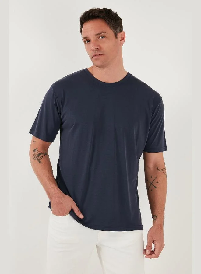 بوراتي تيشيرت رجالي أساسي بياقة دائرية بقصة عادية من بوراتي