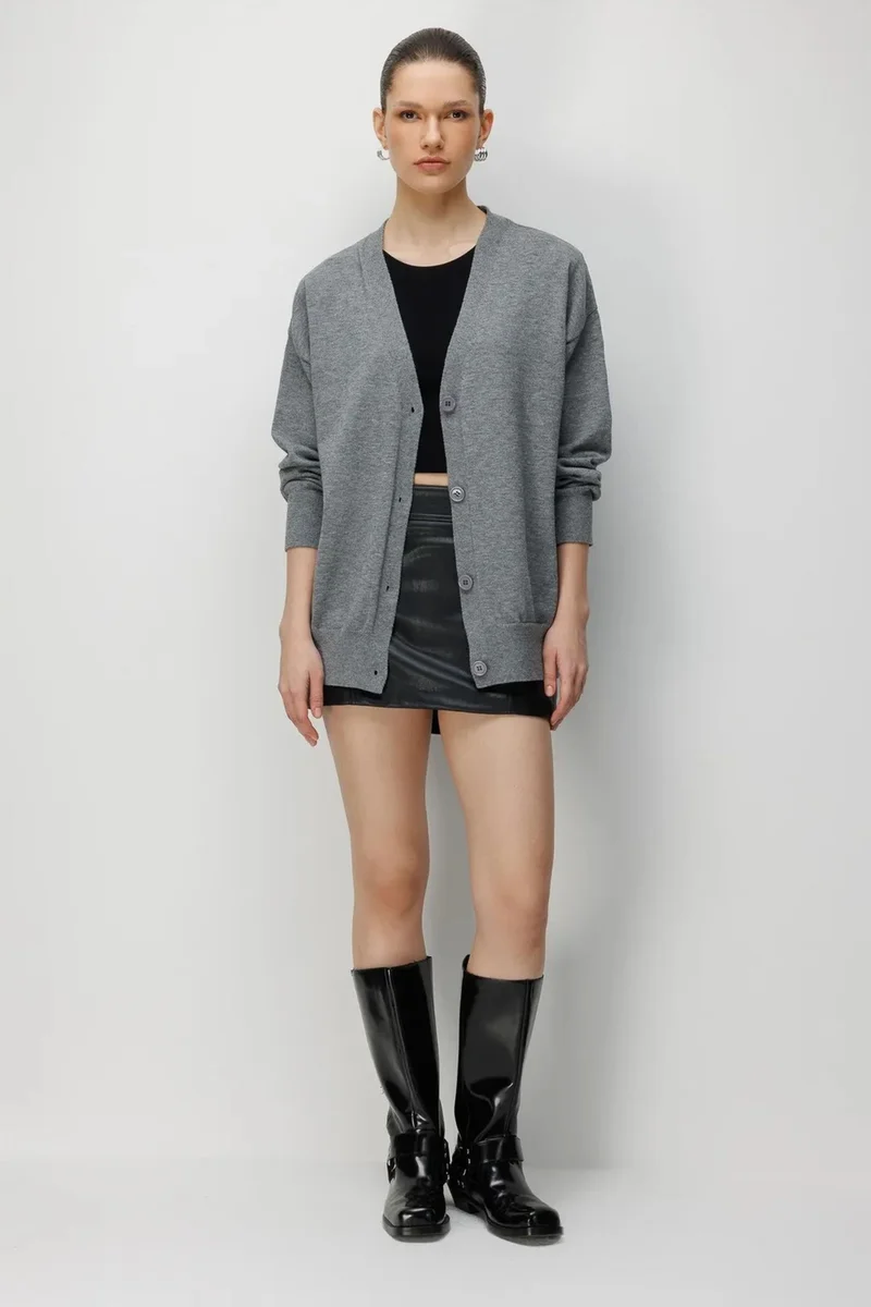 Mixray MIXRAY Long Ribbed Knitwear Cardigan with V-neck and Button Closure