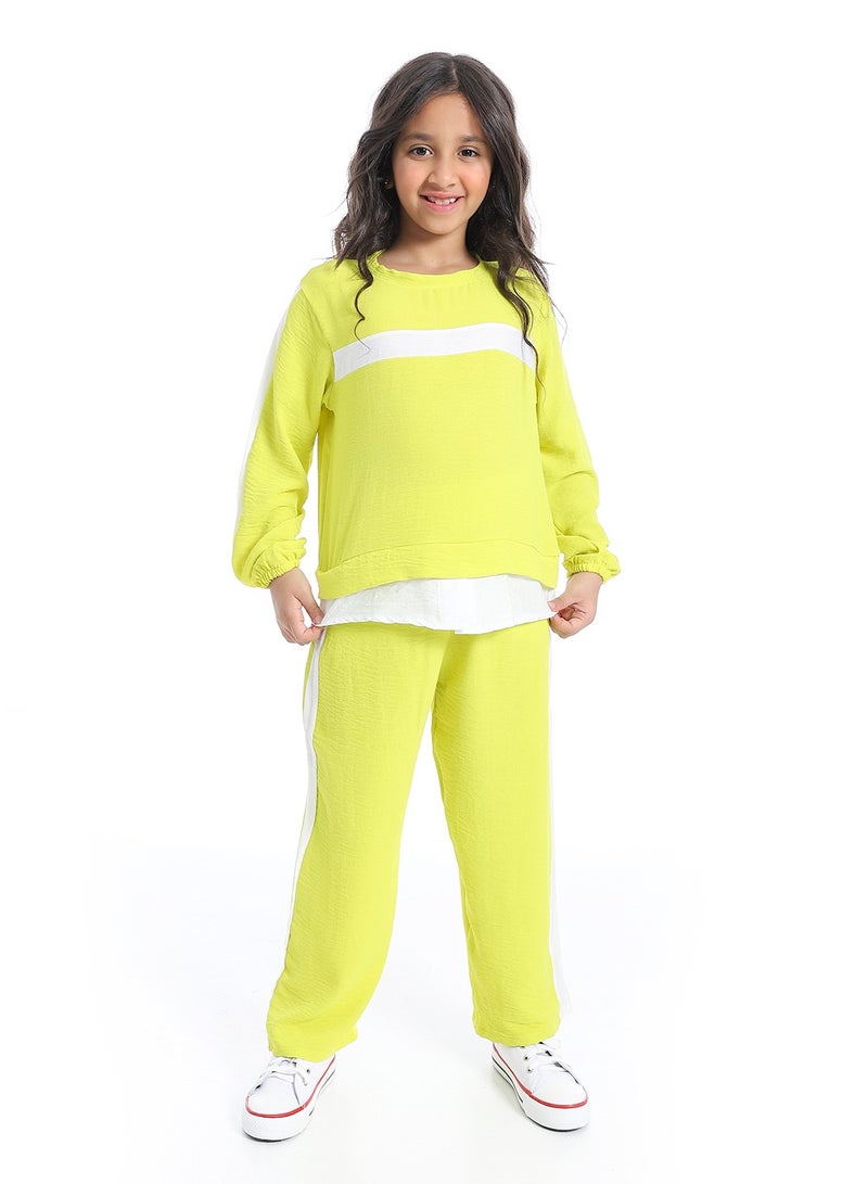 Caesar Girls two-piece set consisting of a long-sleeved T-shirt and pants. - Image 1