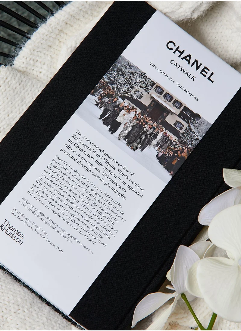 THAMES Chanel Catwalk: The Complete Collections