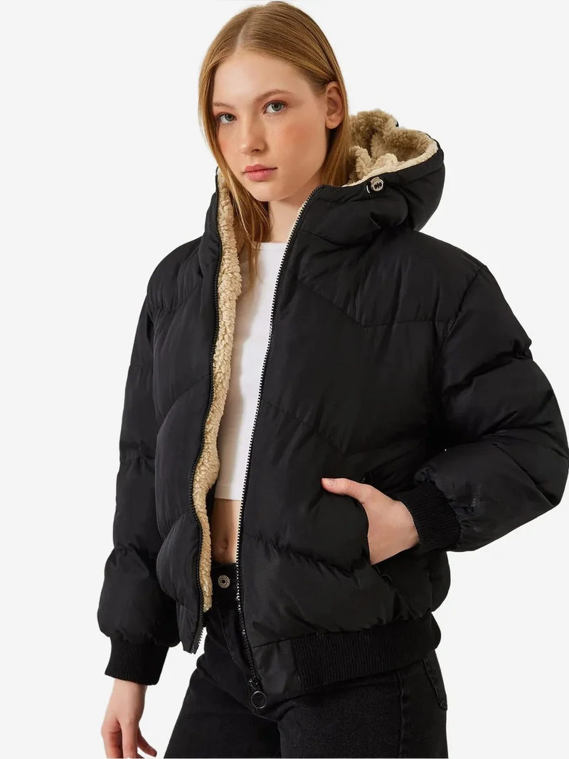 بيانكو لوتشي LUCCI Hooded Thick Faux Leather Puffer Jacket