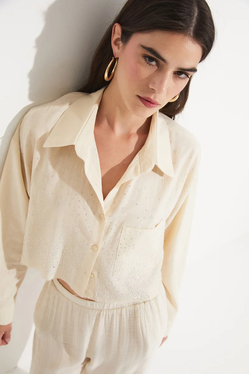 JUNE Women's Cotton Stone Detailed Crop Woven Shirt