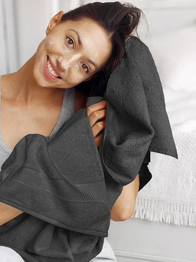 1Chase 1CHASE Pack of 4 - Luxury Cotton Large Bath Towel, Grey 70x140cm