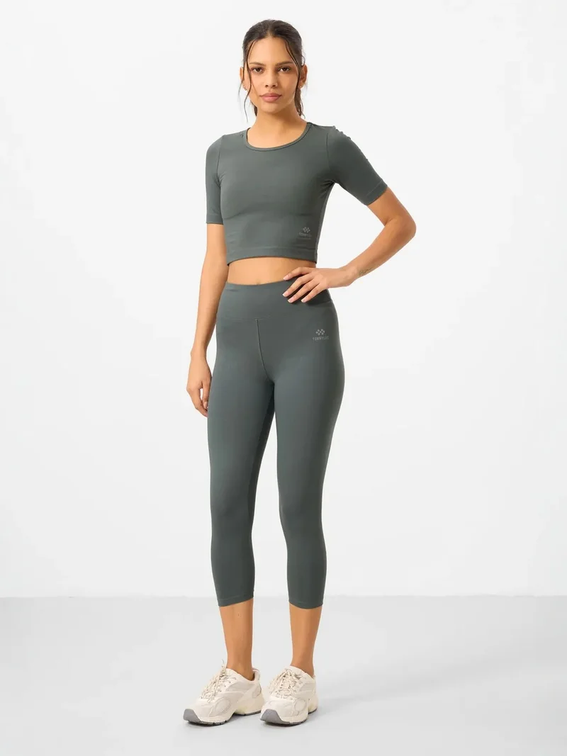 تومي لايف TOMMY Cotton Elastane Capri T-Shirt and Leggings Set