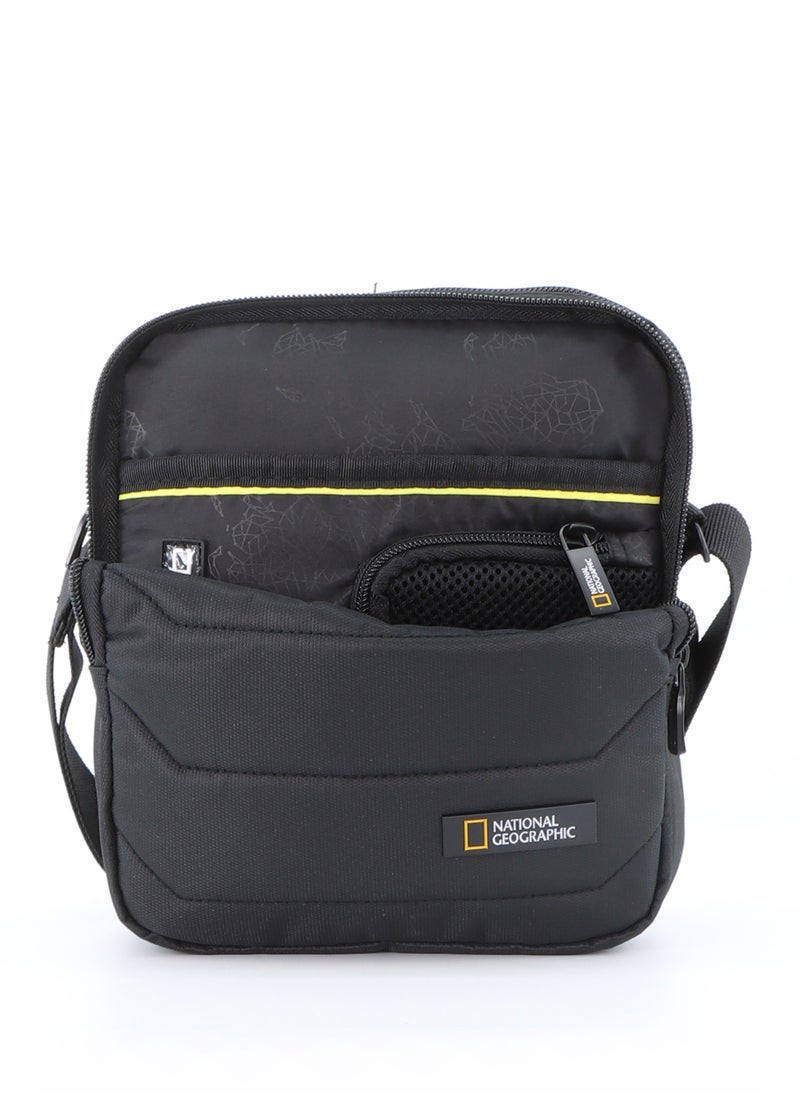 NATIONAL GEOGRAPHIC - National Geographic Pro Utility Bag Black - Durable Everyday Shoulder Bag for Men and Women, School Travel College Office University Business Bag - Image 1
