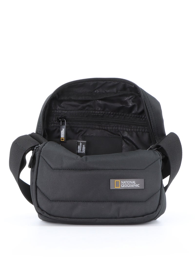 NATIONAL GEOGRAPHIC - National Geographic Pro Utility Bag Black - Durable Everyday Shoulder Bag for Men and Women, School Travel College Office University Business Bag - Image 1
