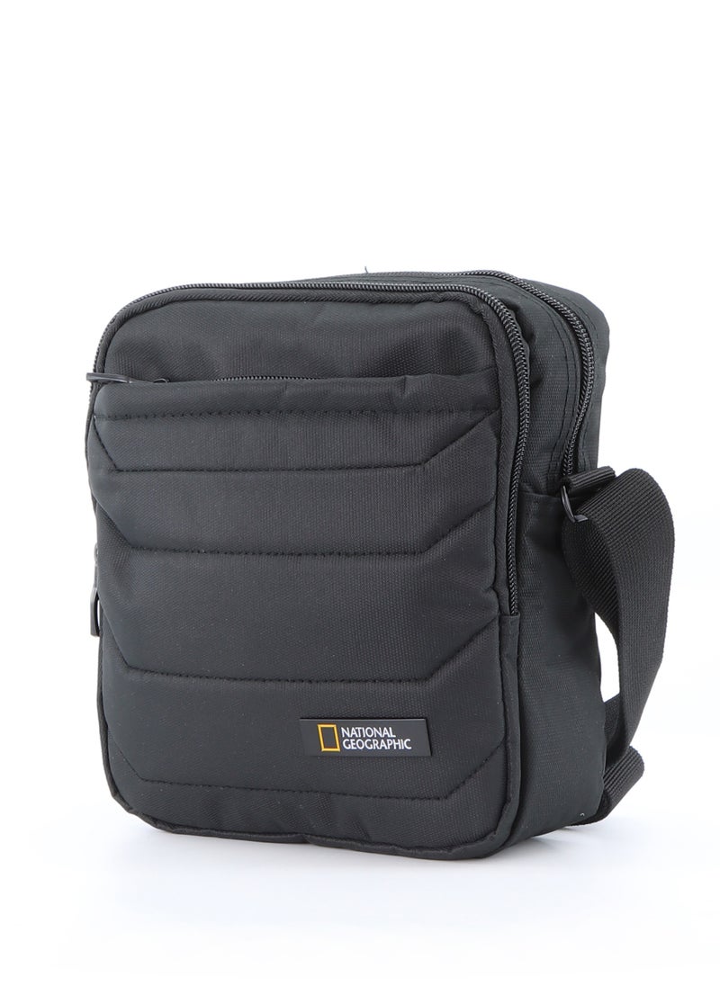 NATIONAL GEOGRAPHIC - National Geographic Pro Utility Bag Black - Durable Everyday Shoulder Bag for Men and Women, School Travel College Office University Business Bag - Image 1