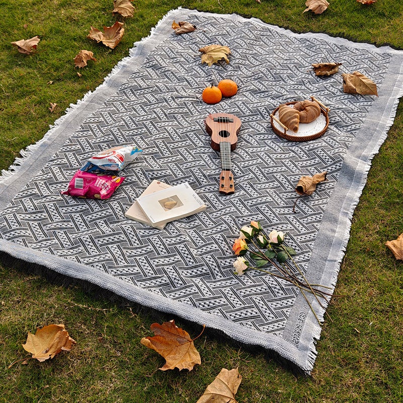 T-Plaid Picnic Mat Waterproof Outdoor Camping Blanket Beach Mat - Image 4