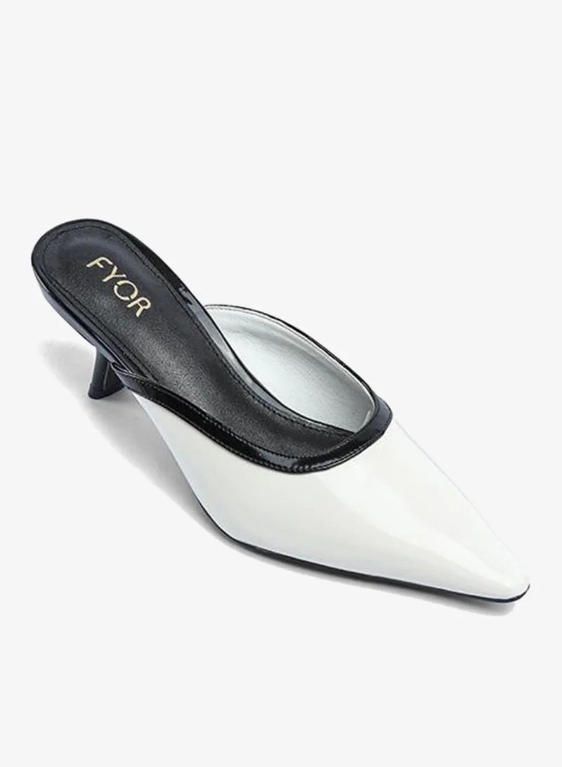 فايور Stylish Two-Tone Pointed Mule AJ 008