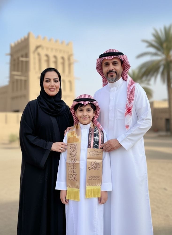 Premium Saudi Founding Day Kids Celebration Scarf with Historic Symbols – Heritage-Inspired Wear - Image 3