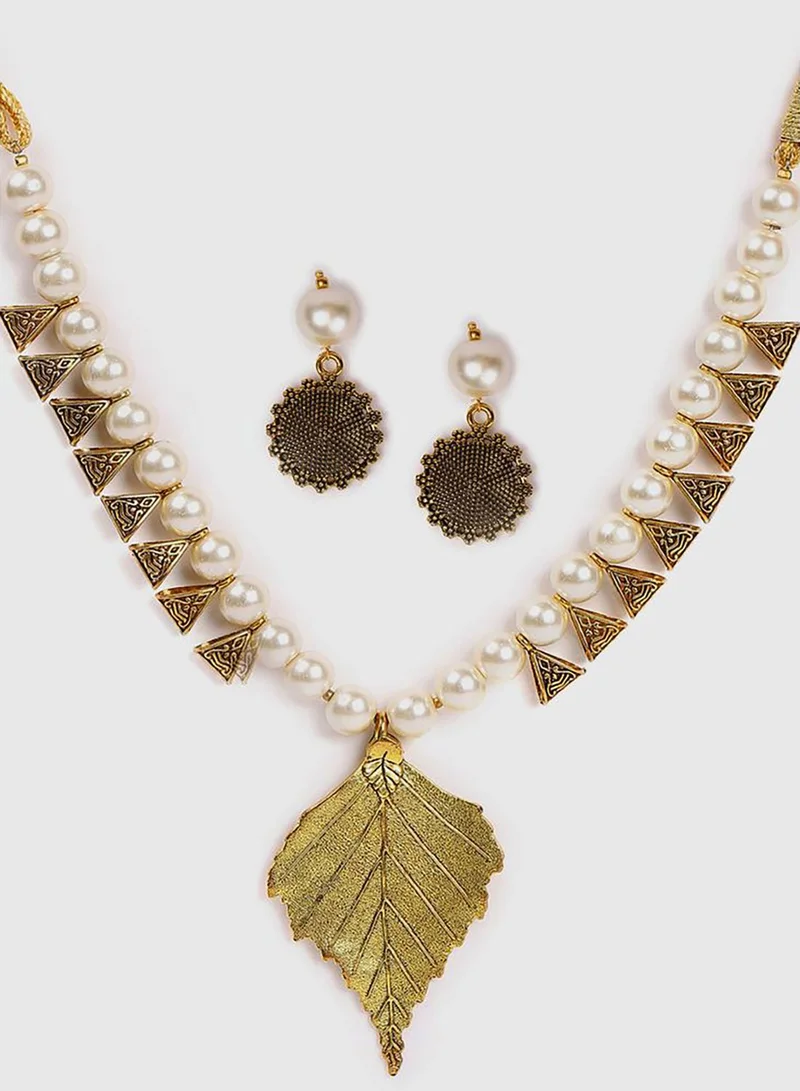 SOHI Gold-Plated Antique Leaf Loops Beaded Necklace Set
