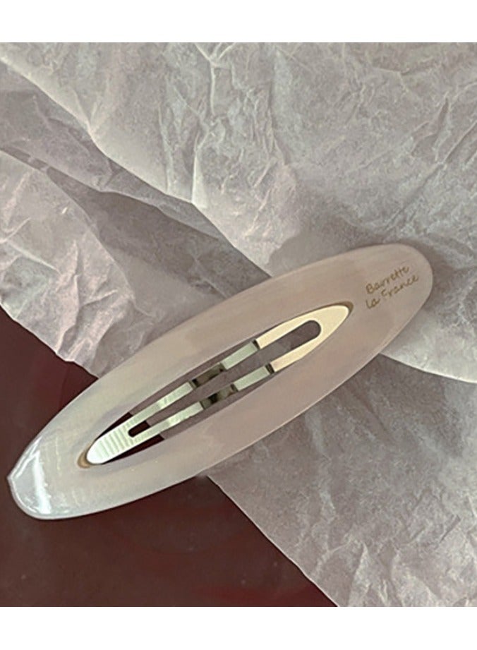 Mark Fairwhale Minimally Designed Side Fringe Clip 