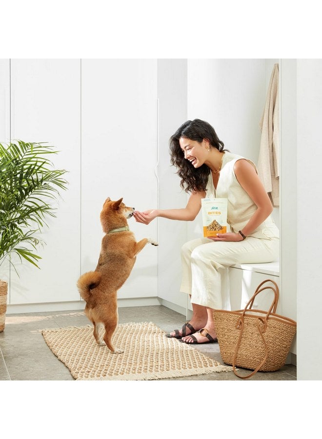 جينكس Jinx Chicken Bites، مكافآت الكلاب من لحم البقر المقدد الناعم، دجاج حقيقي مدخن ببطء، قليل السعرات الحرارية ومليء بالنكهة، بدون مواد مالئة، وجبة خفيفة بحجم اللقمة، 5 أونصة - Image 3