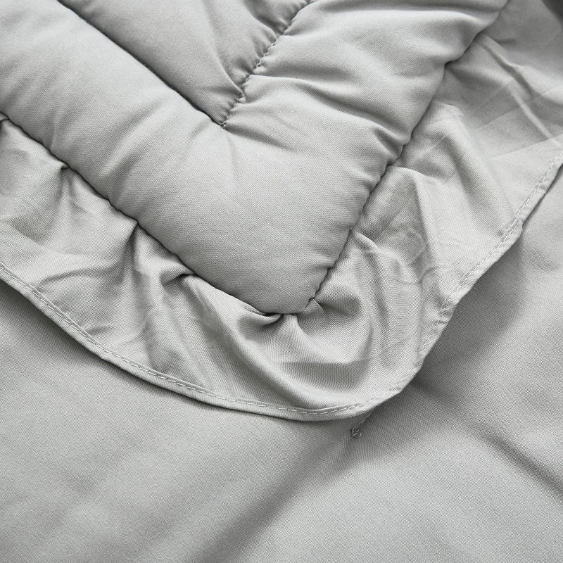 Uozzi Bedding طقم سرير مهد مكون من 3 قطع مع لحاف مزخرف ومفروشات ملائمة وغطاء وسادة - تصميم بطانية ناعمة رمادية مع حواف مزخرفة جميلة - Image 5
