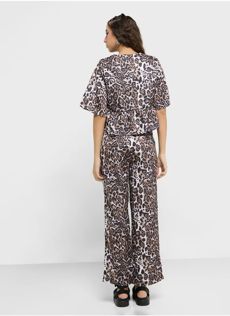 جينجر Leopard Print Tie Up Blouse & Relaxed Fit Pant Co-ord Set