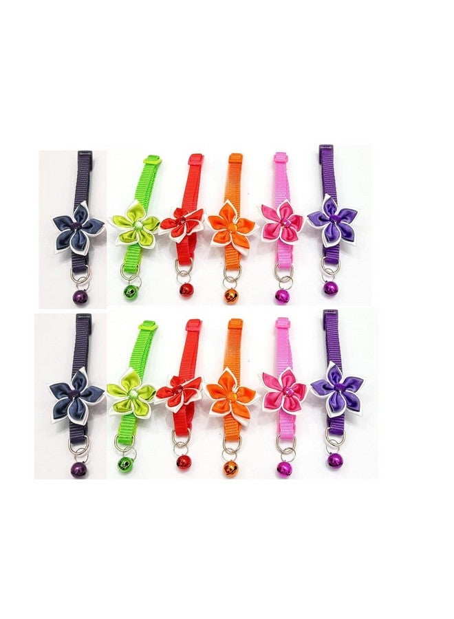 بت طوق رقبة للقطط والكلاب مزود بحزام أمان قابل للفك على شكل زهرة من النايلون للقطط الصغيرة والجراء مع جرس ملون عبوة من 12 قطعة - Image 1