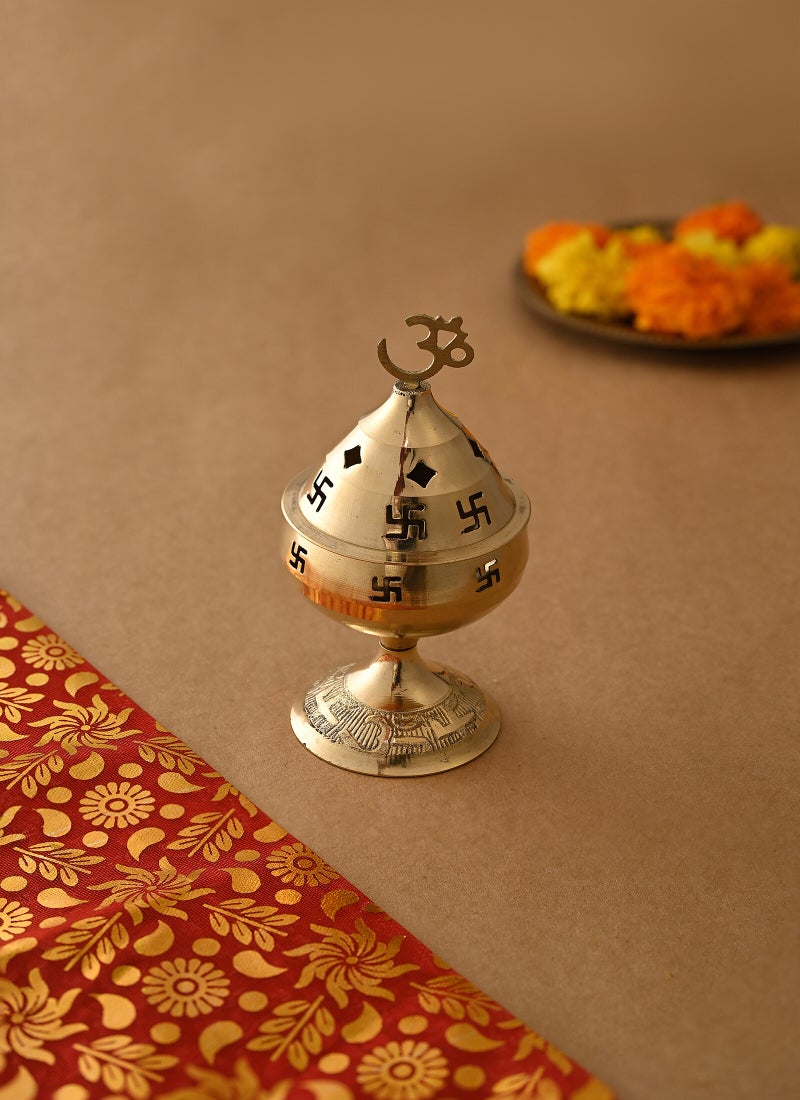 مدهور Swastik Om Brass Pooja Diya ذهبي اللون لبوجا وآرتي وديوالي، 15 سم، قطعة واحدة - Image 1