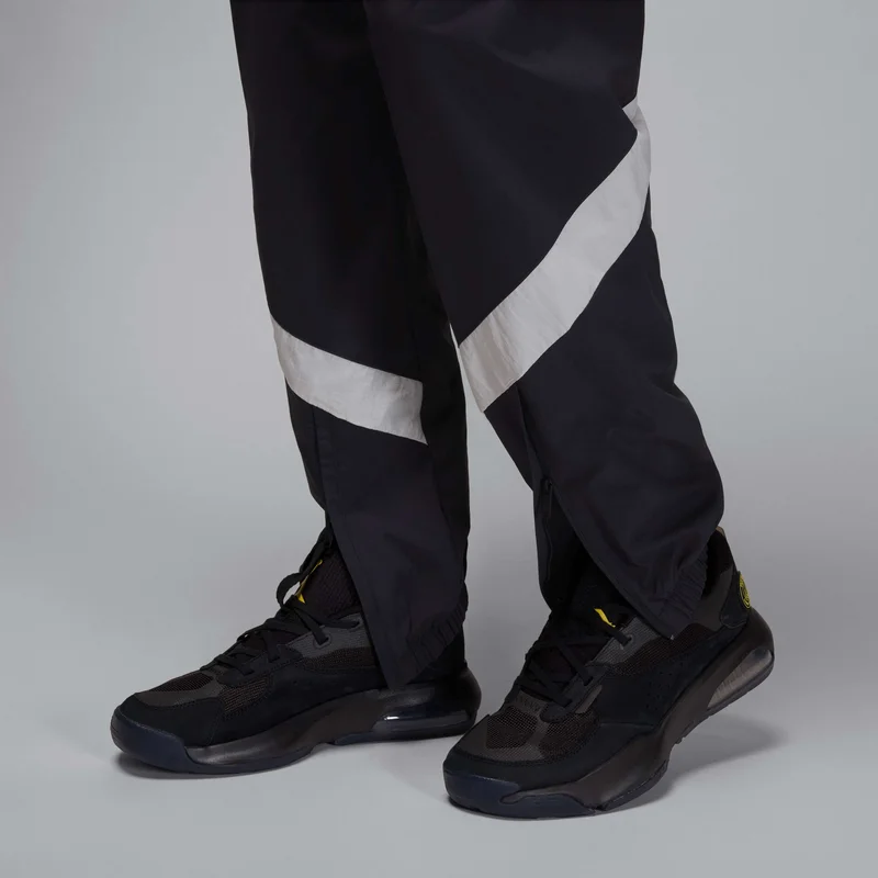 Nike black Men's Paris Saint-Germain Woven Pants for Men | Best Price UAE
