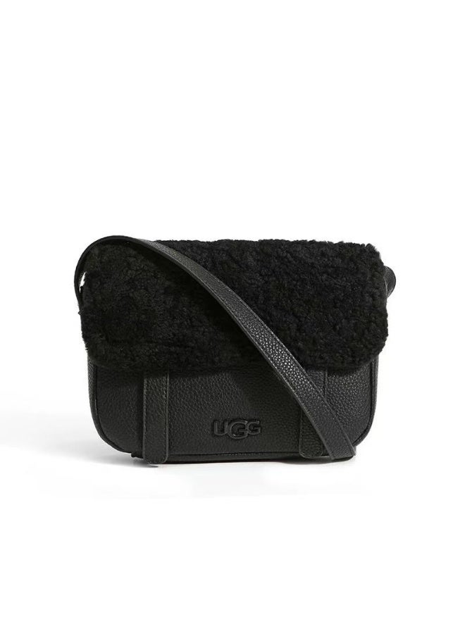 أوغ حقيبة كروس صغيرة من جلد الغنم من باير