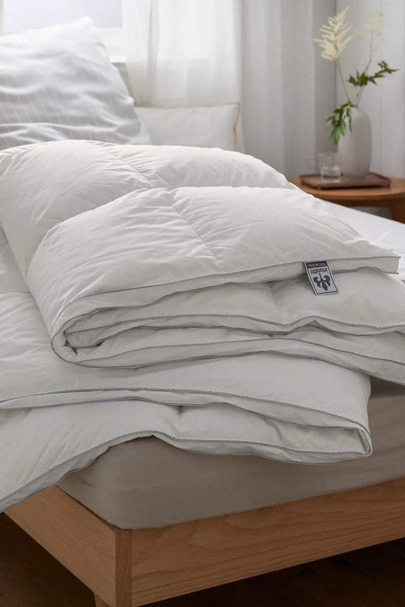Tchibo Single Irisette Premium Duvet, White - Image 1