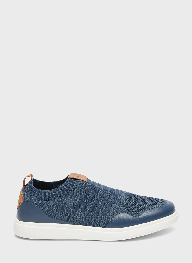 لي كوبر Casual Slip Ons Shoes