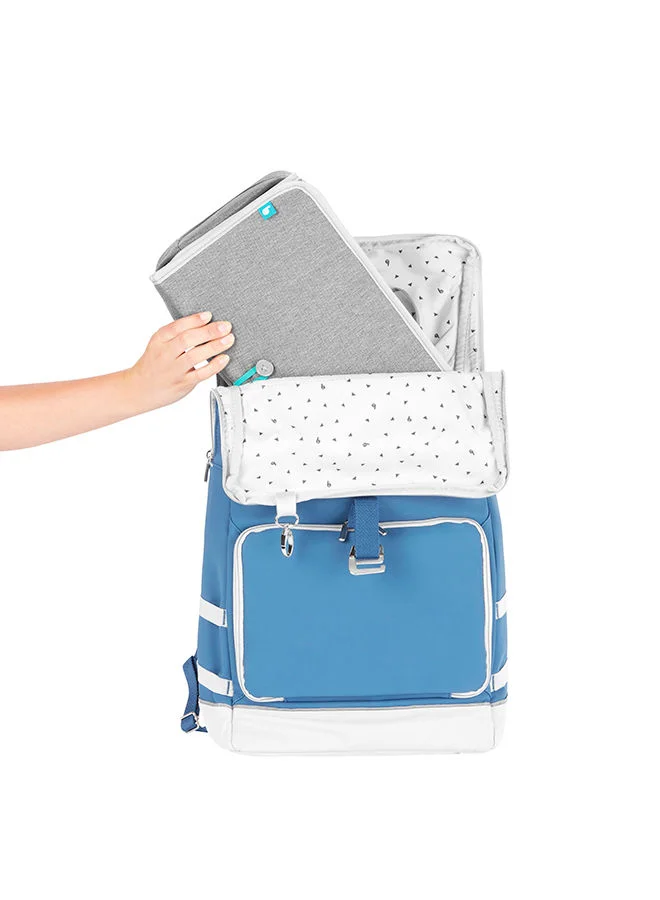 بيبي موف Nomadcare Waterproof Travel Changing Mat, Waterproof Design , Easy To Clean And Maintain Hygiene While Changing Your Baby On The Go, Compact And Portable, Making It Convenient For Travel