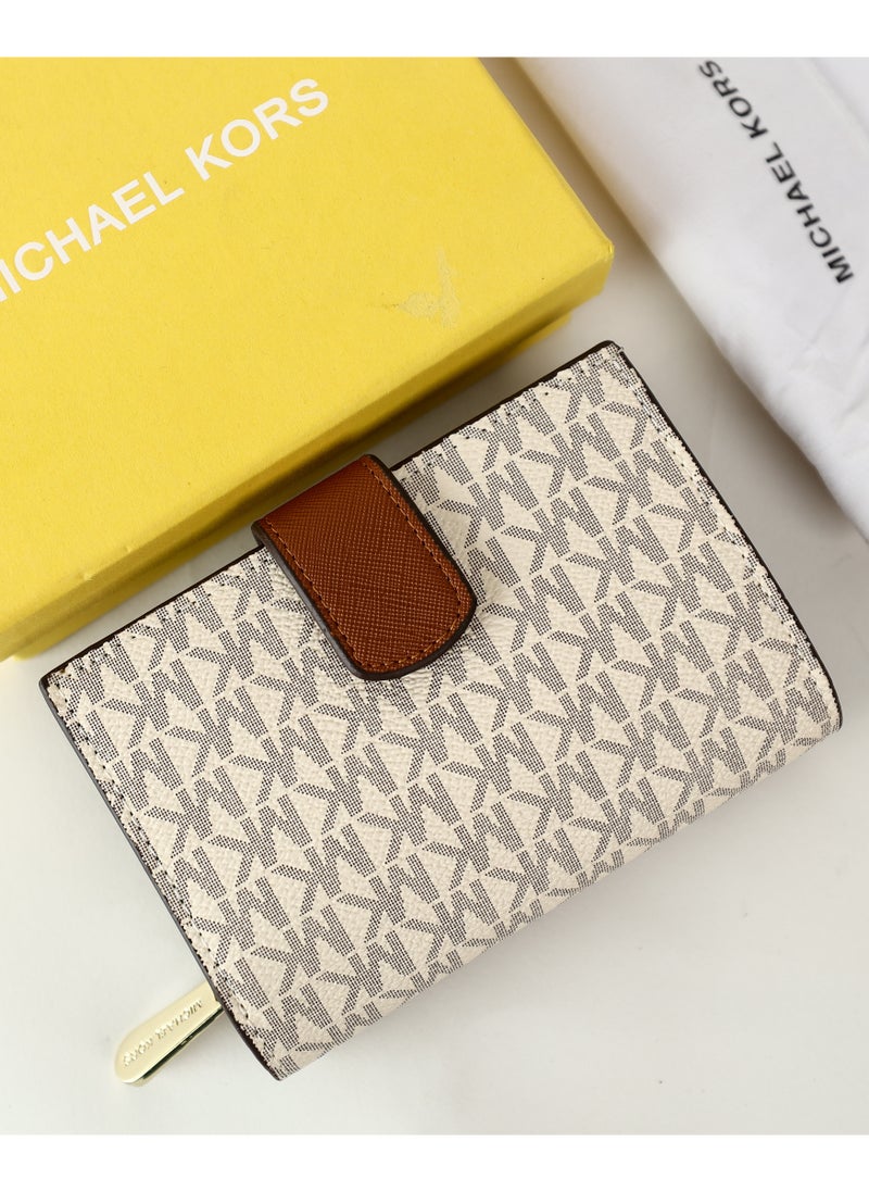 Michael Kors Michael Kors Wallet For Women  - Image 3