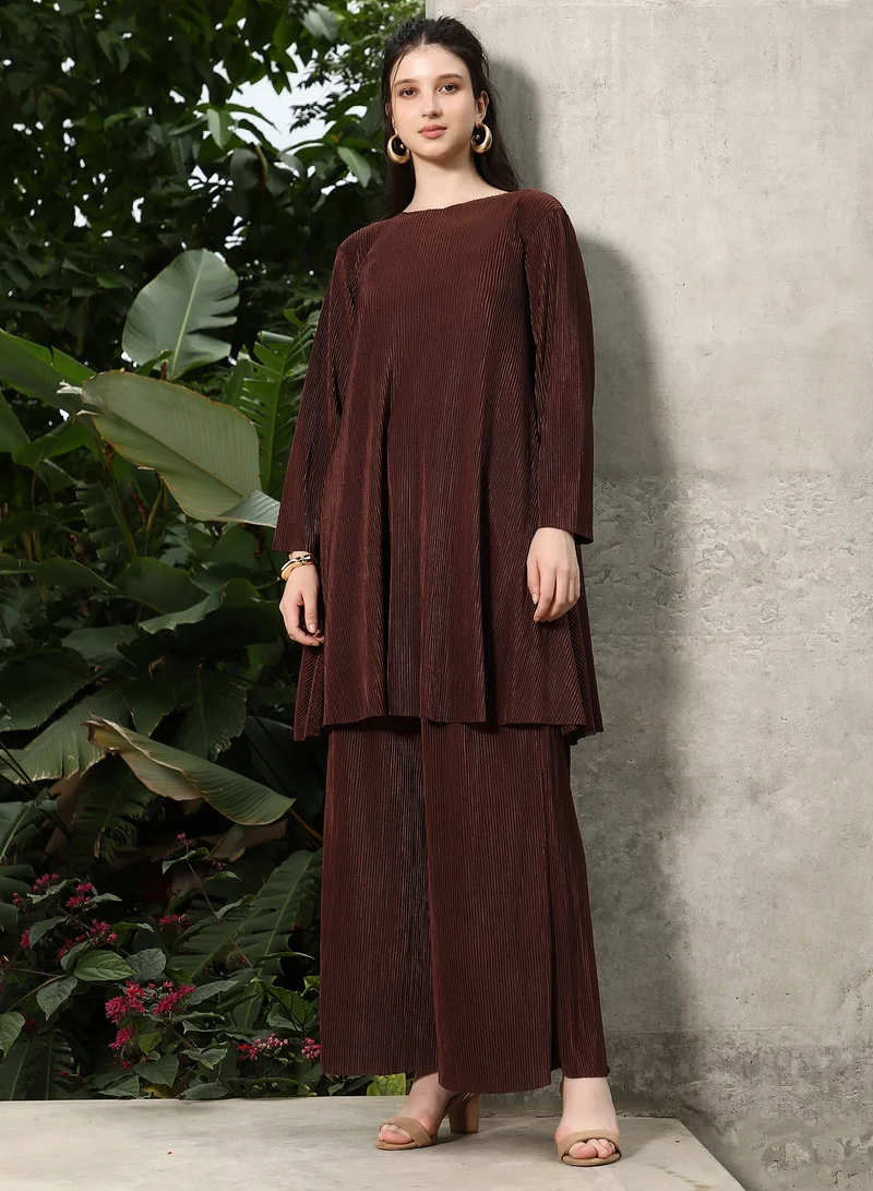 QISSA Qissa Women's Coffee Brown Solid Pleated Kurta Set For Ethnic Wear | Round Neck, Long Regular Sleeves | Solid Pleated Fabric | 2 Piece Kurta Set Designed For Casual & Daily Wear