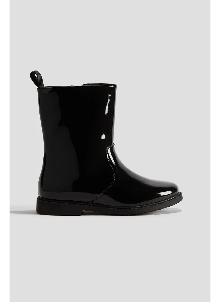 اتش اند ام Boots