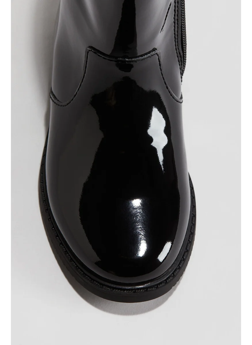 اتش اند ام Boots