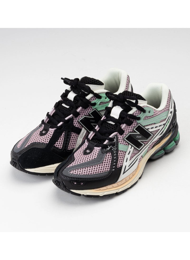 1906 Sneakers