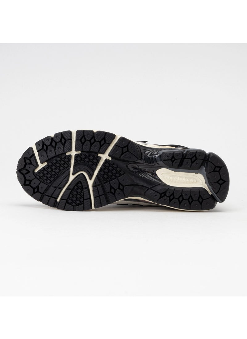 1906 Sneakers