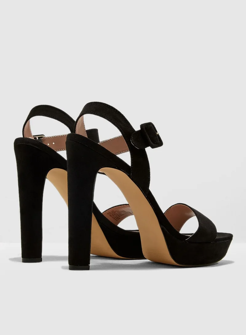 STEVE MADDEN Rollo Heel Sandal