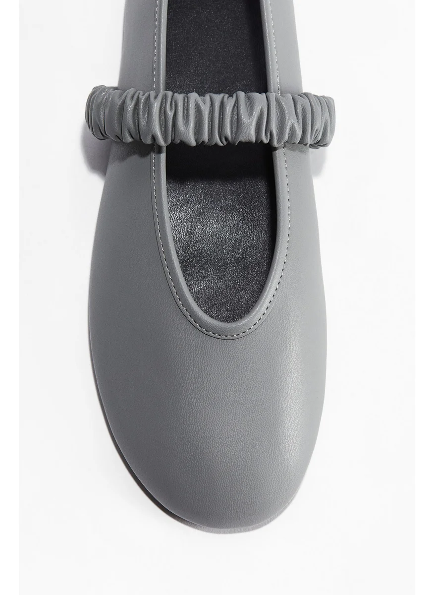 H&M Scrunchie-Detail Ballet Pumps