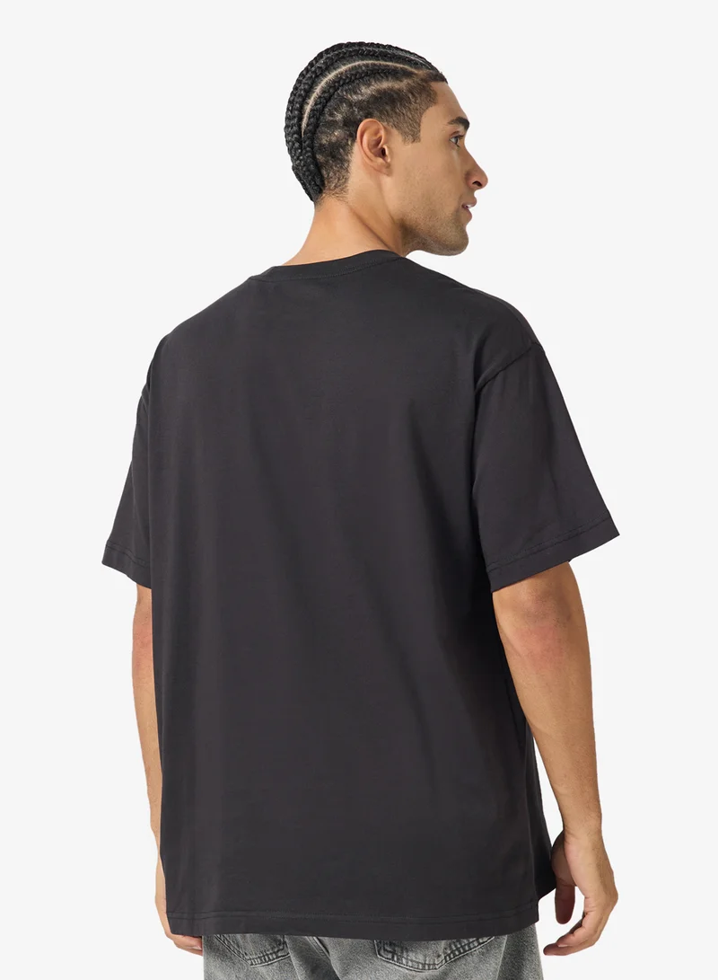 فانز They Are Just Shoes Loose T-Shirt