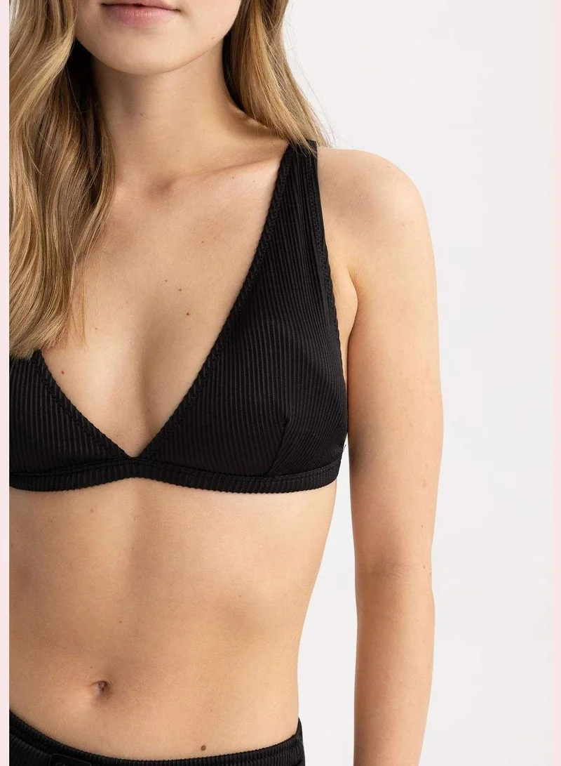 ديفاكتو Deep V Neck Triangle Bikini Top
