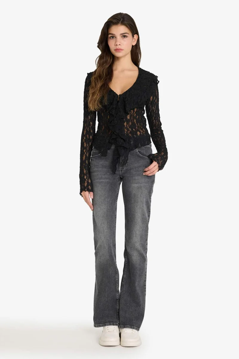 ديفاكتو Slim Fit Narrow Cut V-Neck Lace Long Sleeve Blouse