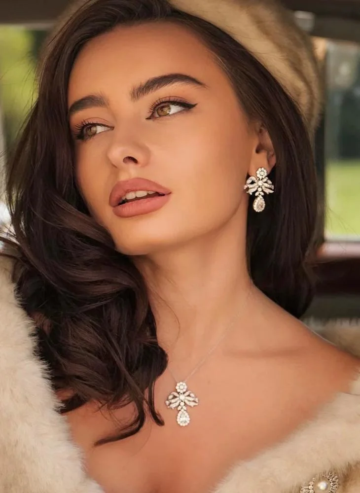 Elizabeth' Bow and Drop Silver Pendant Necklace