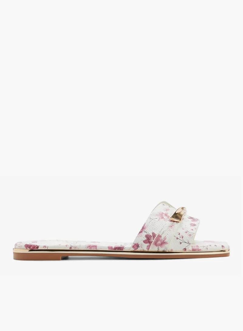 الدو صنادل نسائية مسطحة