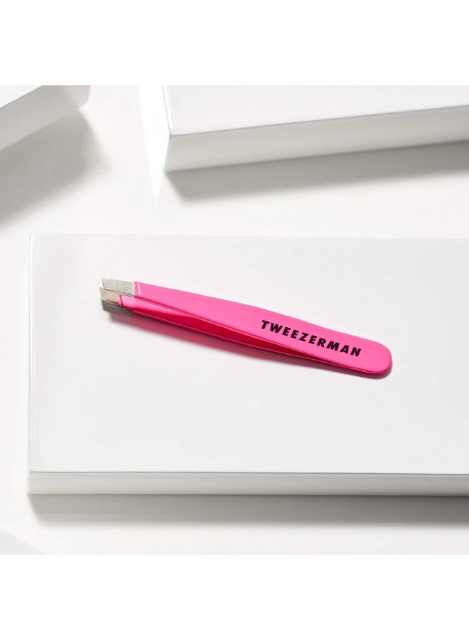 Tweezerman ملقط مائل صغير من الفولاذ المقاوم للصدأ باللون الوردي النيون 1 قطعة - Image 5
