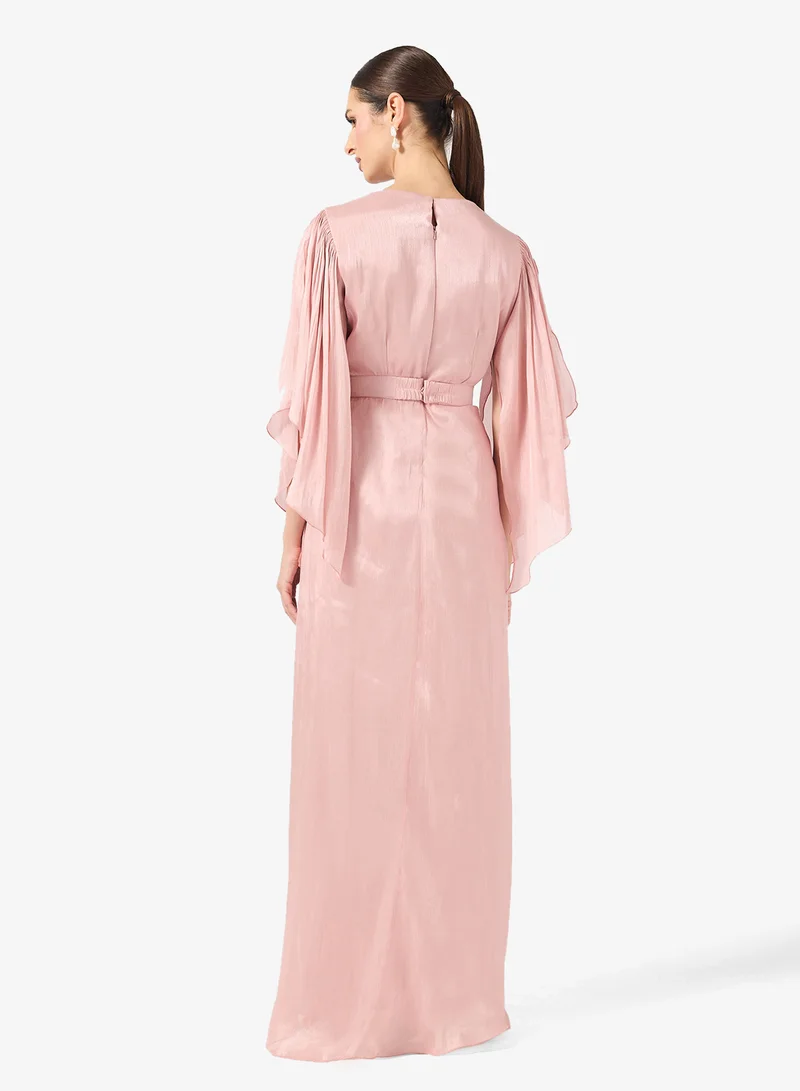 خزانة فستان لامع بأكمام مشقوقة