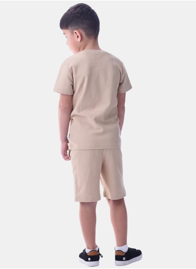 URBASY - Textured Badge Short Sleeve T-Shirt & Shorts Set by Styli - Image 1