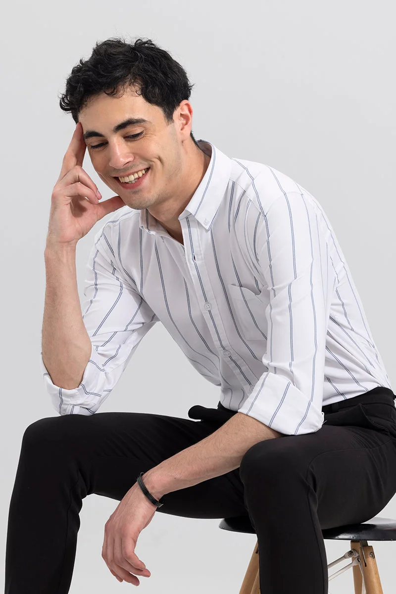 سنيتش قميص أبيض مخطط بخيوط