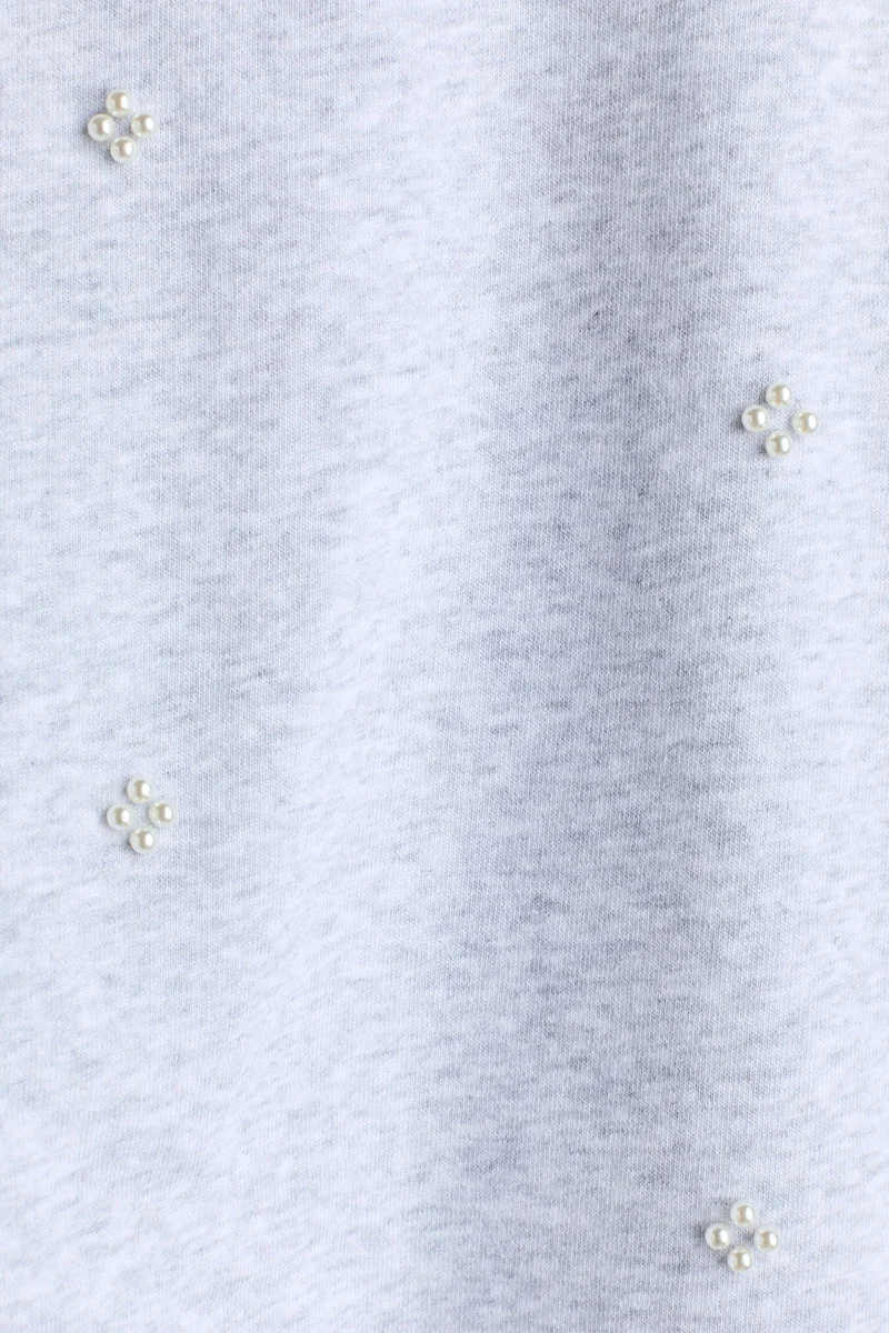 اتش اند ام تي-شيرت بتفاصيل زخرفة