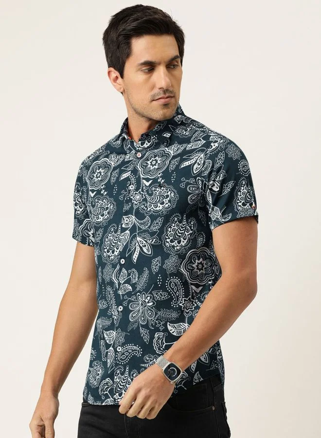 شركة المرآب الهندية Men Slim Fit Floral Printed Half Sleeves Cutaway Collar Casual Shirt