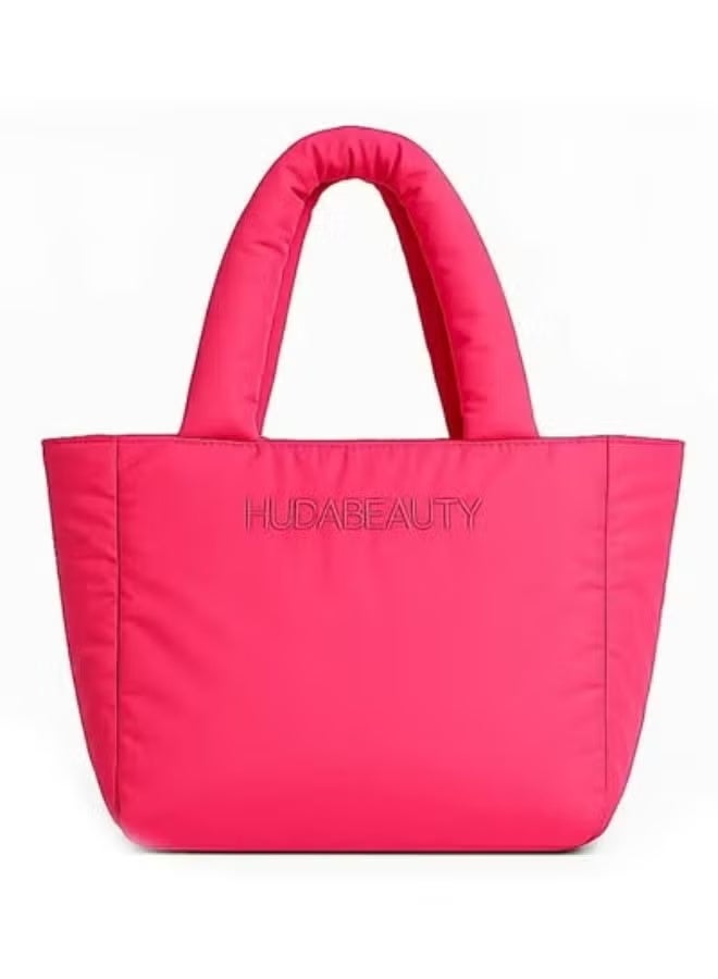 هدى بيوتي شنطة "روز جيلي" الورديّة من هدى بيوتي | حقيبة عملية أنيقة مقاومة للماء - Image 1