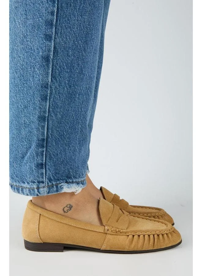 Tuubi Women's Genuine Leather Pleated Loafer Beige Shoes.
